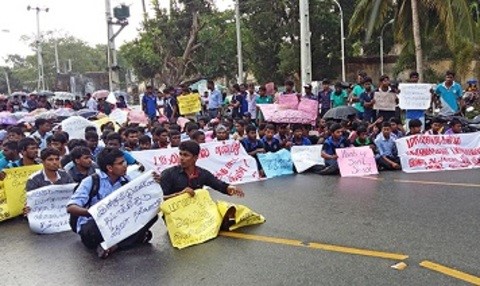 General strike in northern Sri Lanka over police killing of students